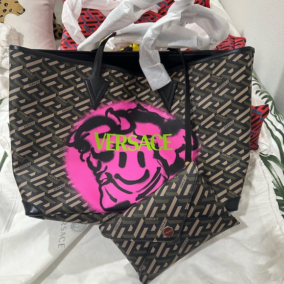 Versace Medusa Smiley Tote Bag - Picture 7 of 7